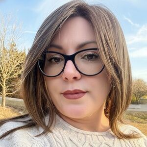 Meet your Posher, Angela